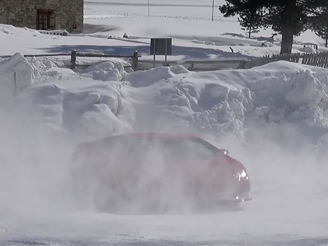 Лучший способ наслаждаться зимой на Lamborghini Huracan